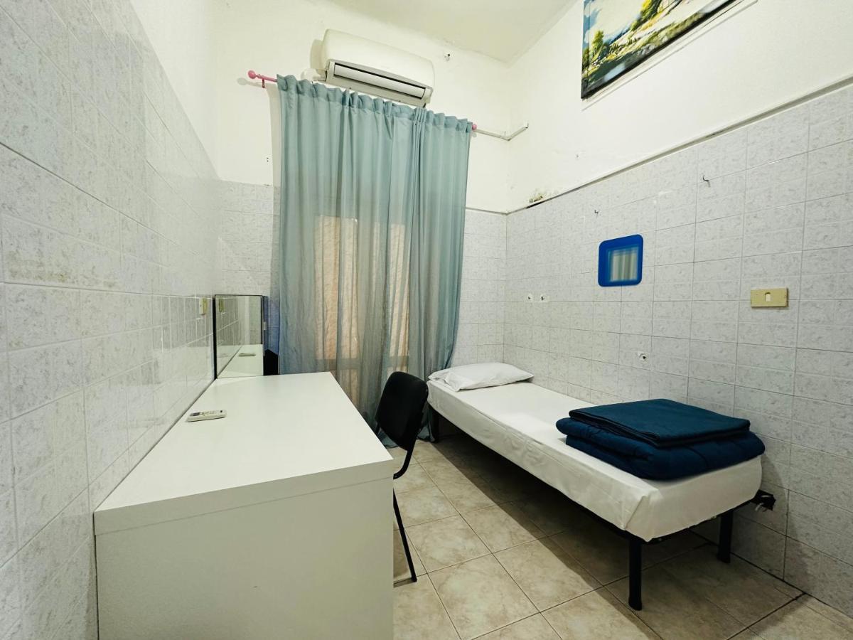 Single Room with Shared Bathroom